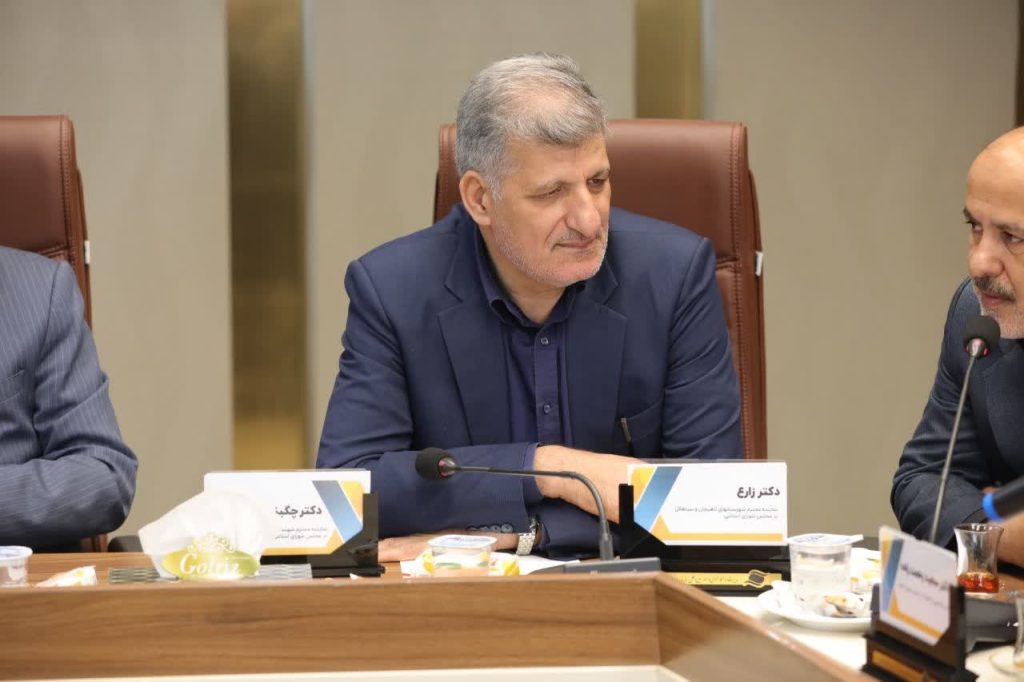 مناطق آزاد بهترین و بیشترین نقش و ظرفیت را در تحقق سیاست‌های کلی اقتصاد مقاومتی برخوردار می‌باشند